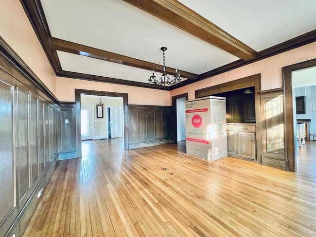 Building Photo - 671 Prospect St