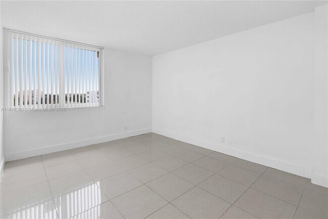 Building Photo - 9001 SW 77th Ave