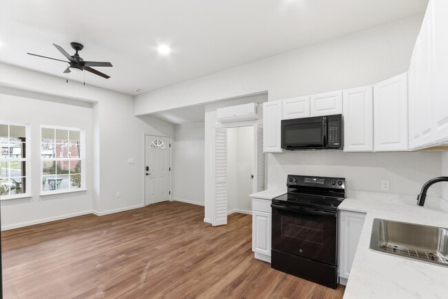 Building Photo - 69 N Tucker St