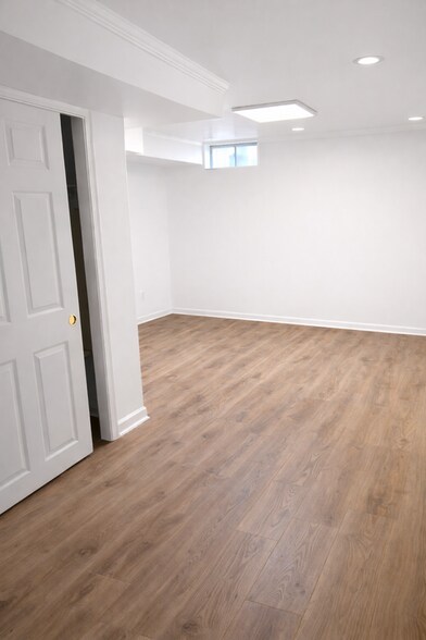 Building Photo - 9315 Brandon St