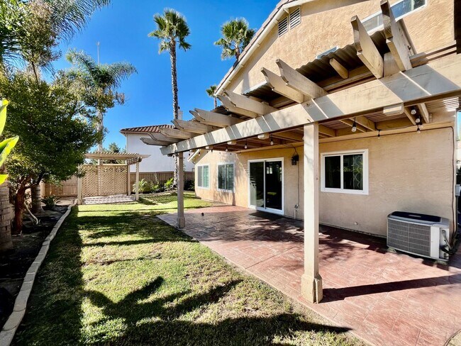Building Photo - Beautiful 3B/2.5BA House w/ Large Yard, W/...