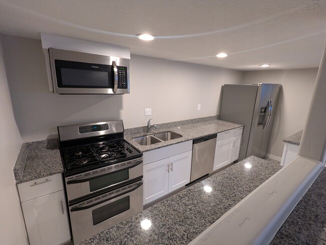 Kitchen - 880 E 1900 N