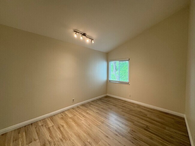 Building Photo - Beautiful 4Bd/2.5Ba Spacious Home in Missi...
