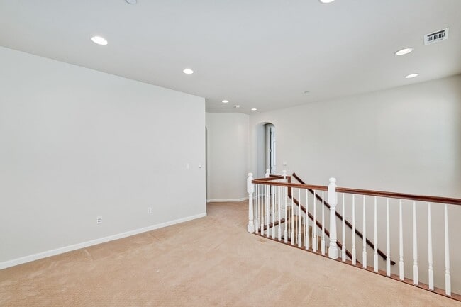 Building Photo - 104 Alden Ct