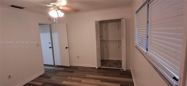 Building Photo - 6225 SW 136th Ct
