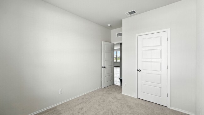 Building Photo - 158 Hazy Glade Dr