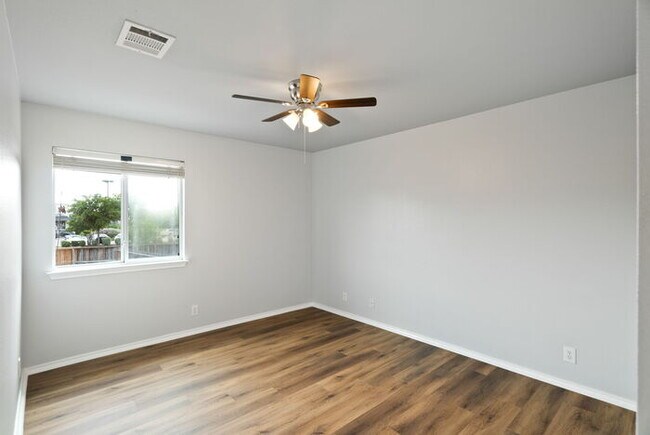 Building Photo - 2735 Encino River