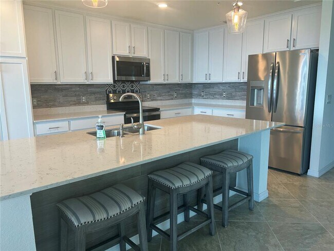 Building Photo - 910 Tidewater Shores Loop