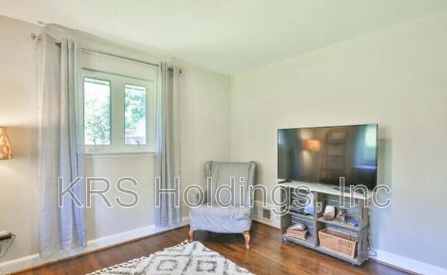 Building Photo - 7110 Murray Ln