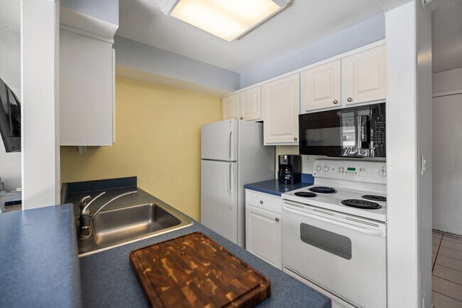 Building Photo - 775 Gulf Shore Dr