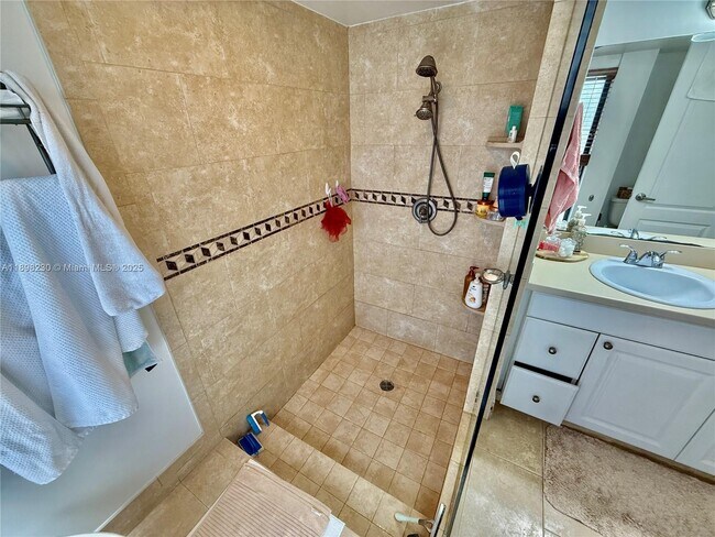 Building Photo - 8331 SW 157th Ave