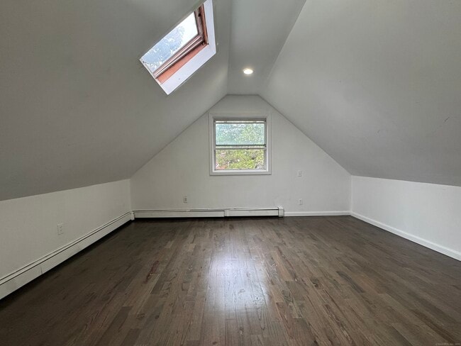Building Photo - 165 Greenfield Dr