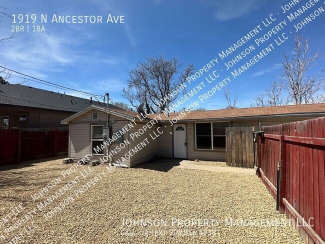 Primary Photo - 1919 N Ancestor Ave