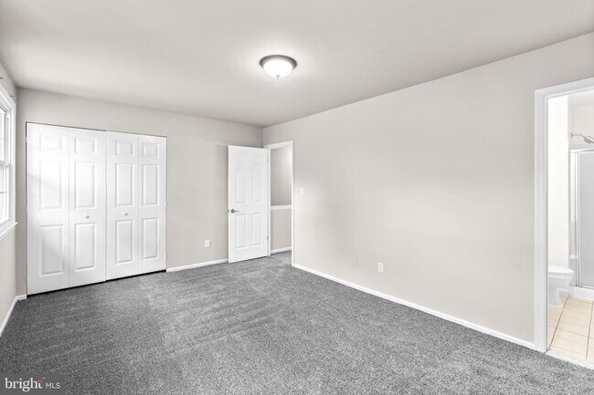 Building Photo - 314 Woodleaf Ct