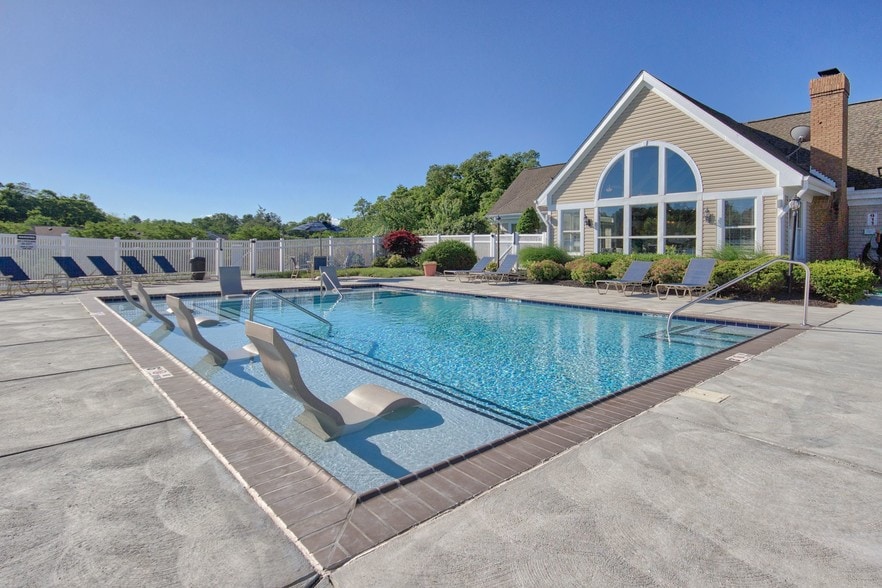 Highland Ridge 1400 Highland Ridge Blvd Newport KY 41076 Apartment