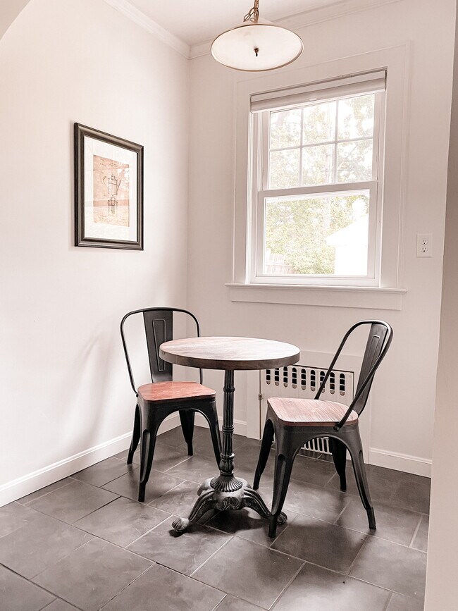 Kitchen nook - 61 Lexington Pky