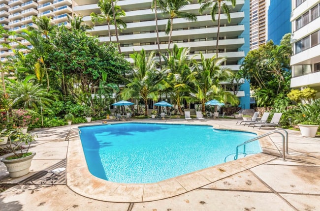 Building Photo - 425 Ena Rd