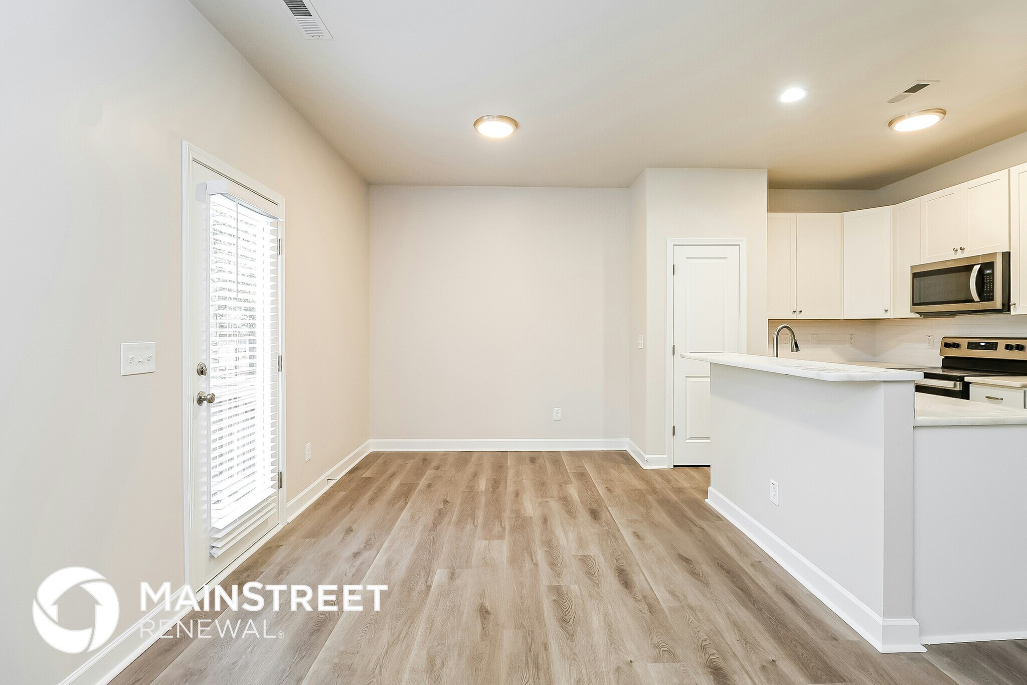 Building Photo - 106 S Elm St