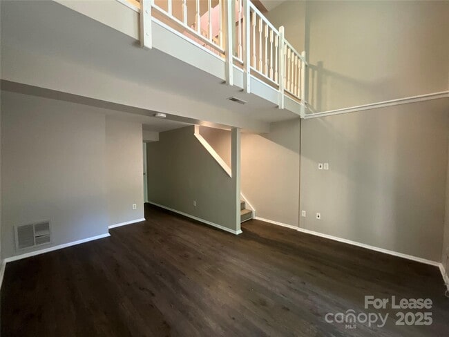 Building Photo - 7305 Pebblestone Dr