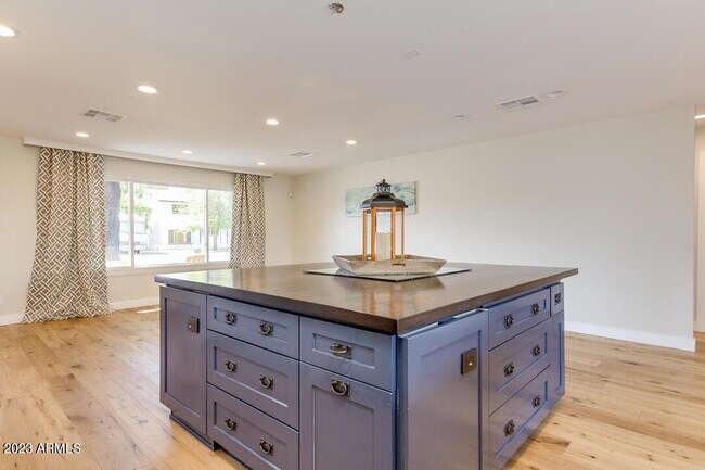 Building Photo - 8420 E Citrus Way