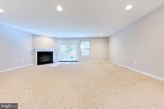 Building Photo - 685 Springhouse Square SE