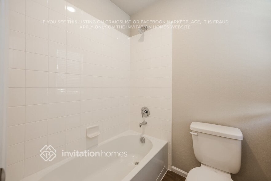 Building Photo - 11137 House Finch Ln