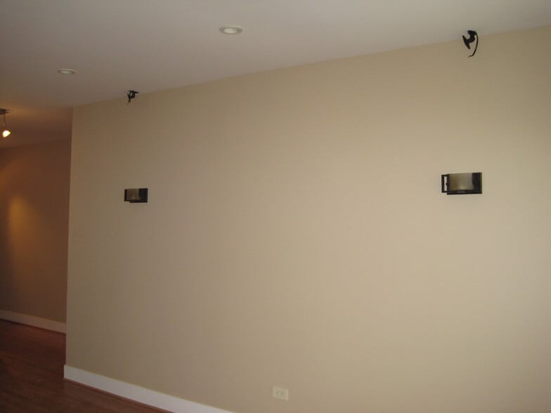 Wall sconces - 2937 N Dawson Ave
