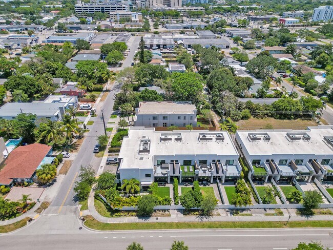 Building Photo - 1604 SW 4th Ave