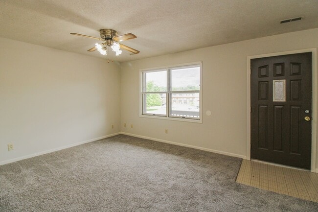 Building Photo - 1812 Sunrise Dr