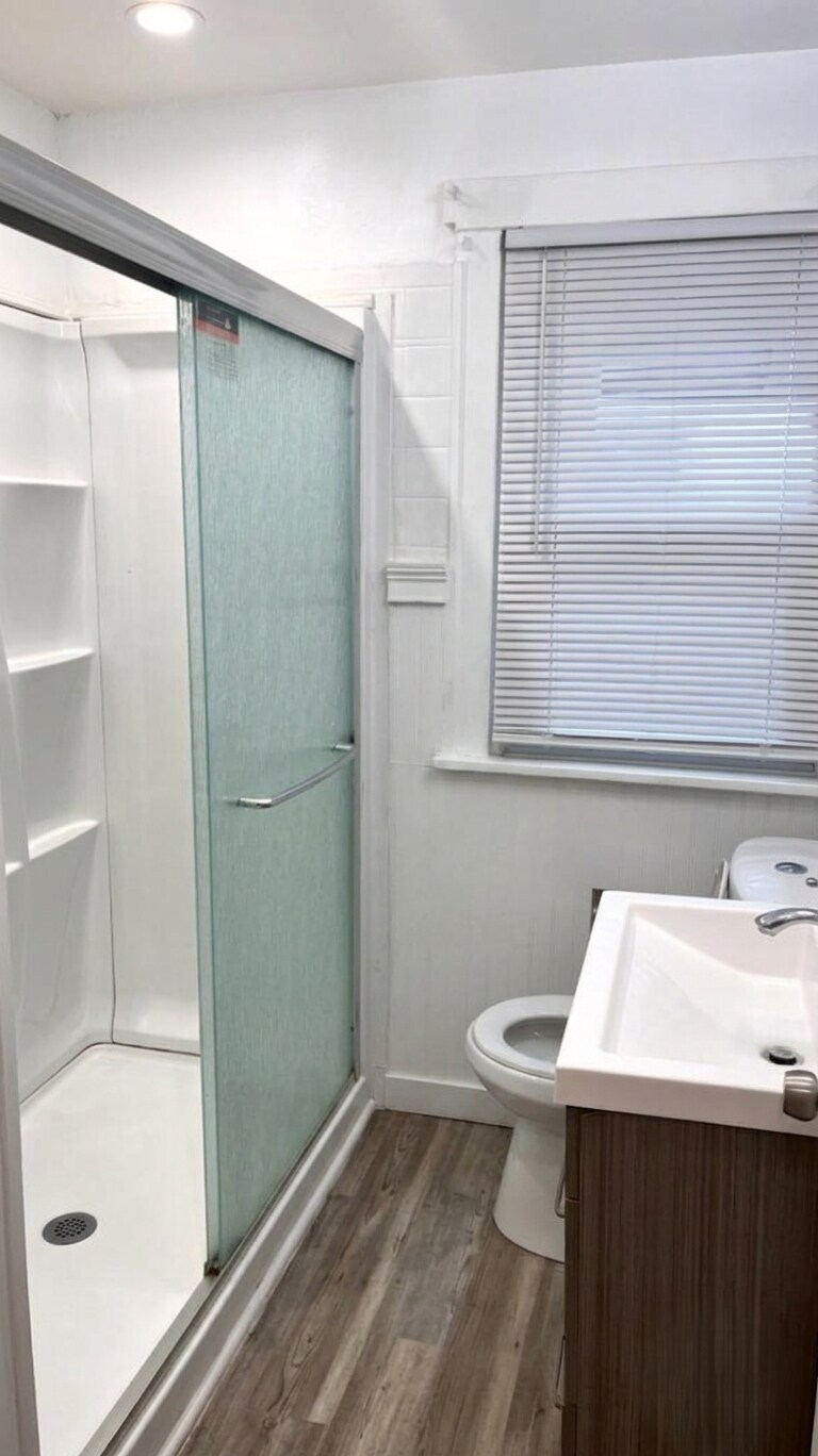 Building Photo - 5850 Alderson St