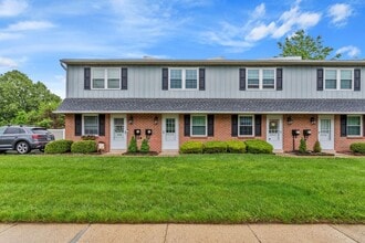 Building Photo - 4536 Rosemarie Dr