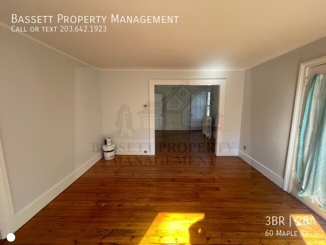 Building Photo - 60 Maple St