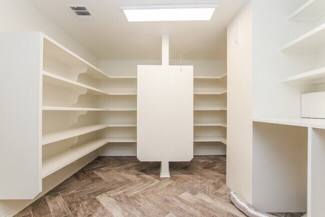 Building Photo - 19716 San Chisolm Dr