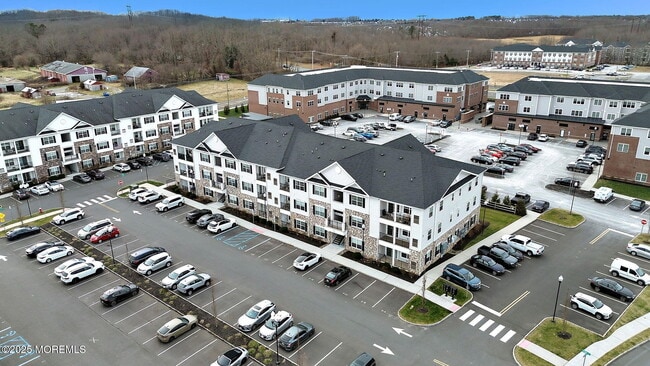 Building Photo - 827 Stiller Ln