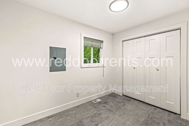 Building Photo - 1254 McDougal St