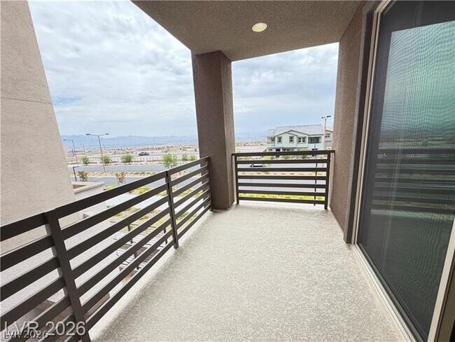Building Photo - 1741 N Desert Foothills Dr