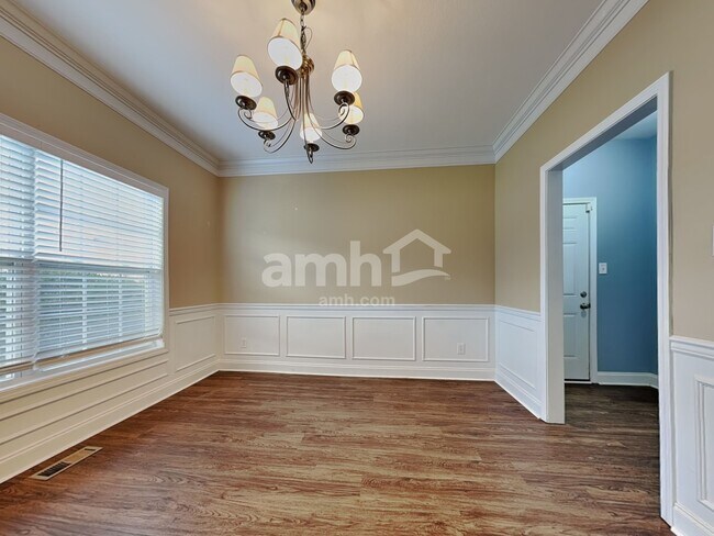 Building Photo - 5818 Rhyne Cove Ln