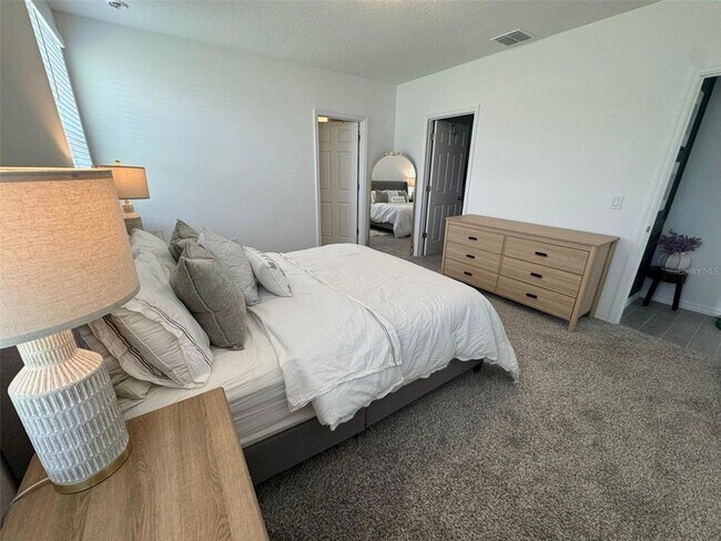 Building Photo - 1138 Foreshore Ln