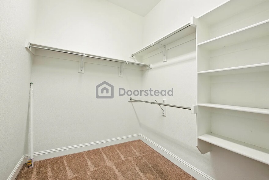 Building Photo - 2518 Plumas Dr