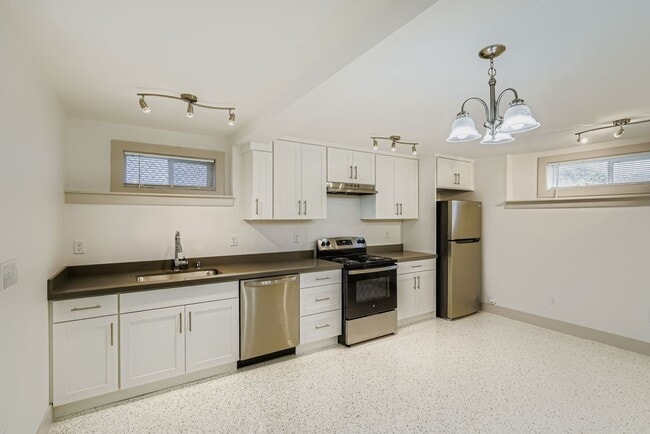Primary Photo - 2800 E Yesler Wy