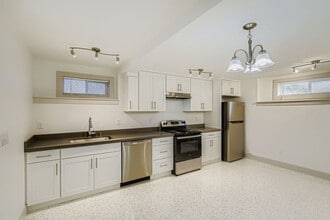 Building Photo - 2800 E Yesler Wy