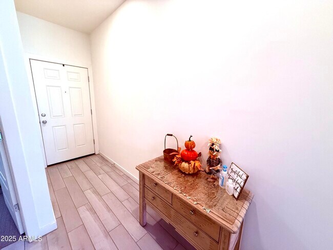 Building Photo - 35377 W Santa Monica Ave