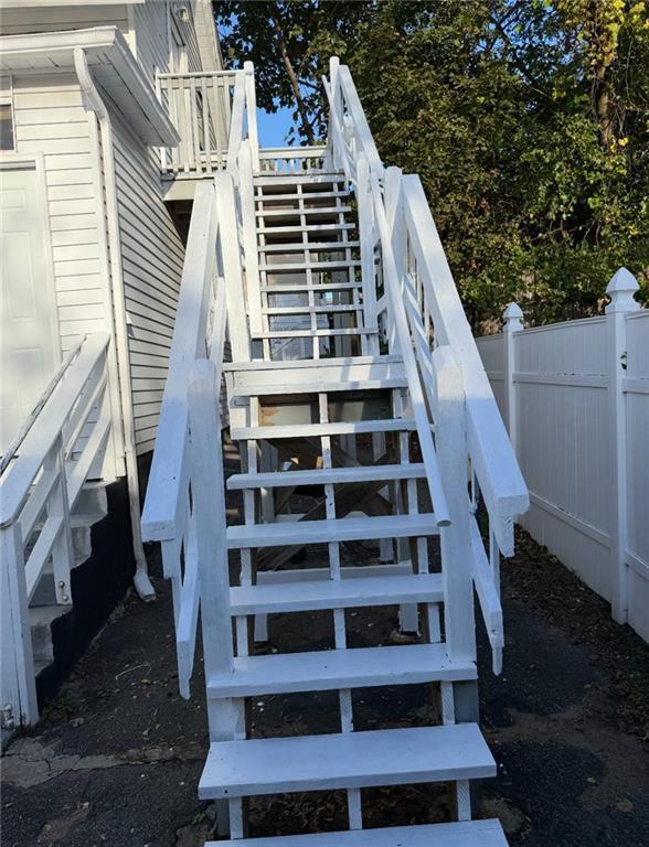 Building Photo - 24 Vale St