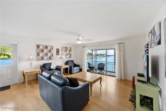 Building Photo - 330 Kon Tiki Dr