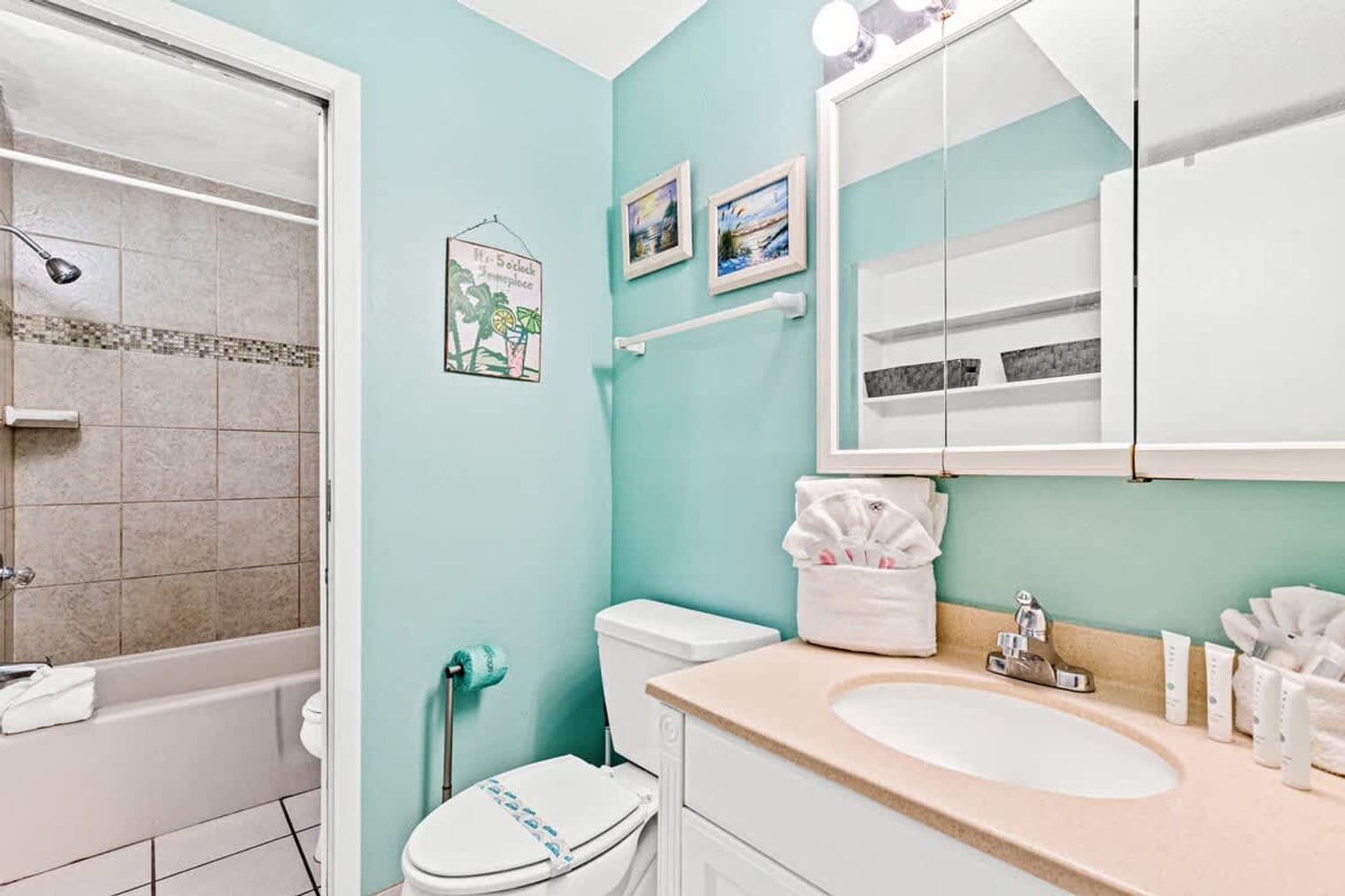 Building Photo - 8743 Thomas Dr