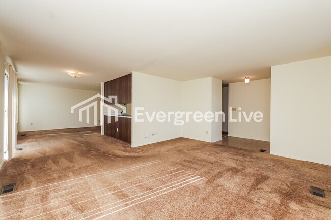 Building Photo - 5630 Troy Villa Blvd