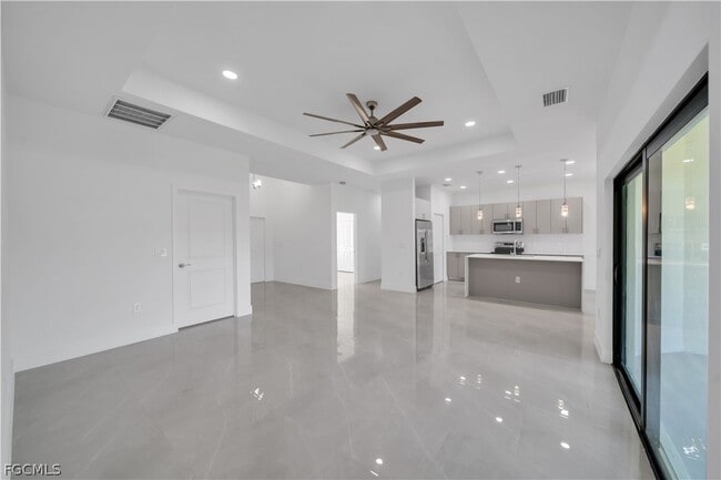 Building Photo - 1904 East 11th Street