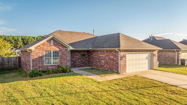 Building Photo - 1470 Angeline Dr