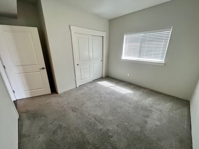 Building Photo - 199 Mellecker Way