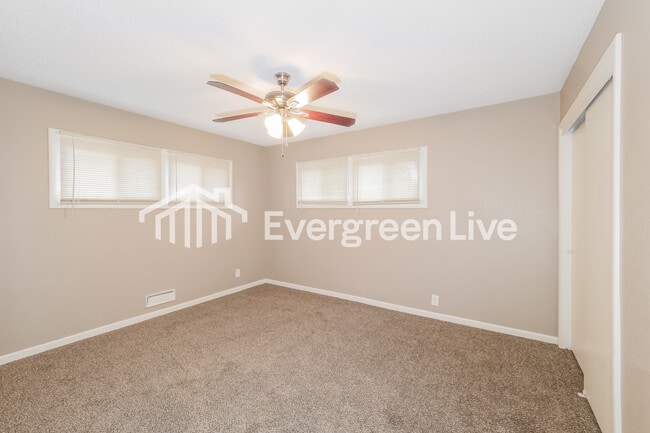 Building Photo - 7611 E 107th St